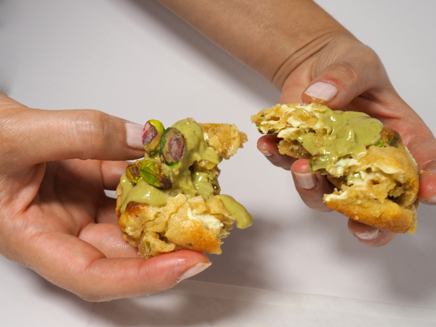 WoW Pistachio Cookie (6oz)