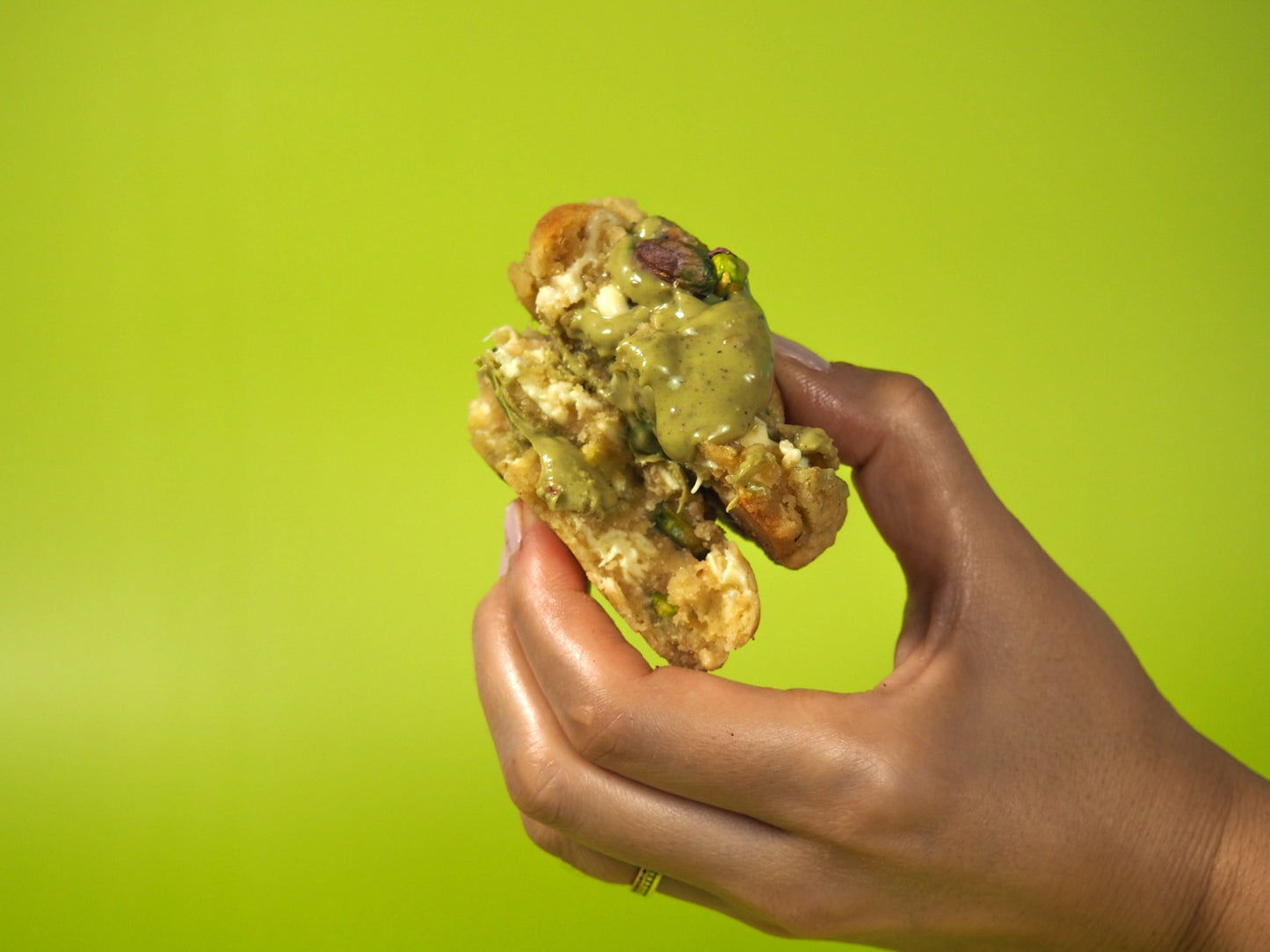 WoW Pistachio Cookie (6oz)