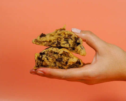 WoW Walnut chocolate chip Cookie (6oz)